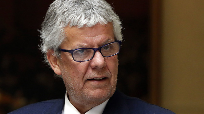 Ministro de Hacienda rechazó idea de implementar un sistema de reparto en pensiones