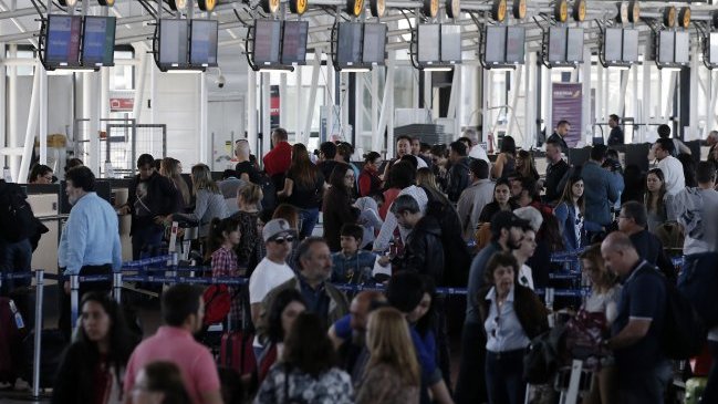 Aerolíneas anticipan dificultades en aeropuerto por temporada alta