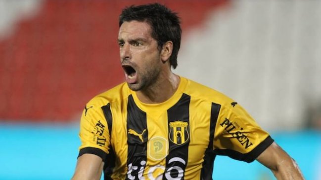 Ex delantero de Colo Colo deja el fútbol paraguayo como su máximo goleador histórico