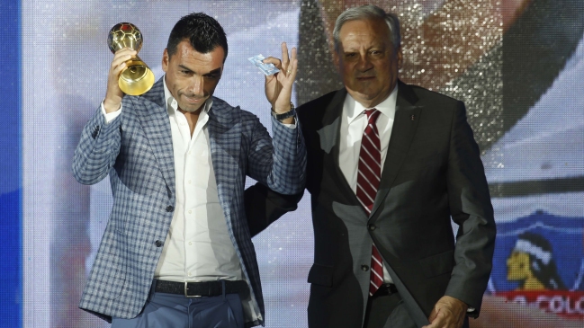 Esteban Paredes fue distinguido como el mejor jugador de 2017 en la Gala del Fútbol