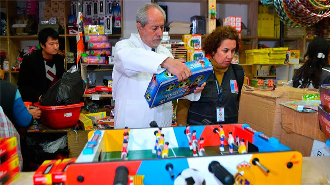 Seremi de Salud clausuró locales de juguetes sin rotulado en San Diego