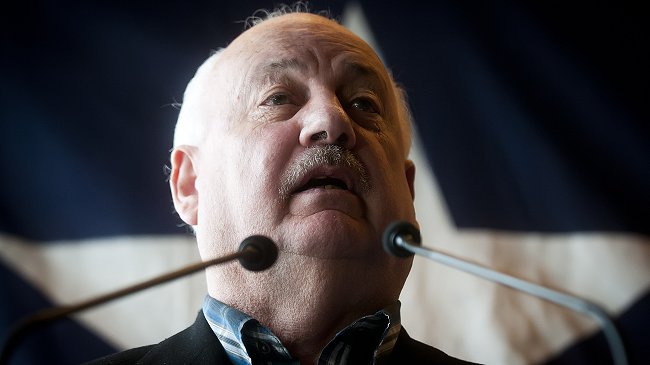 Timonel comunista emplaza al Frente Amplio: 