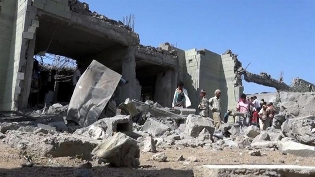 Al menos 35 muertos dejaron bombardeos contra una cárcel en la capital del Yemen