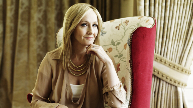  J.K. Rowling ingresa en la Orden de los Compañeros de Honor británica  