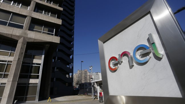 Municipalidades presentaron consulta al TDLC por reestructuración de Enel