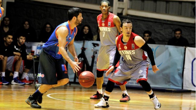 Los Leones venció a Español y retuvo el liderato en la Conferencia Centro