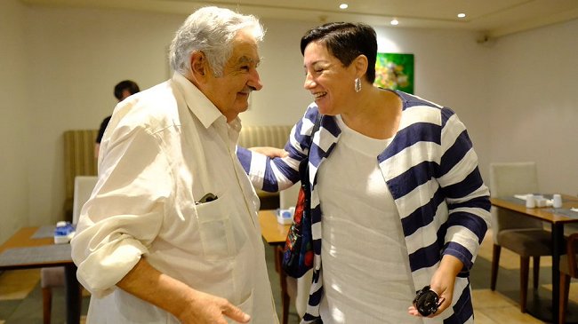 Beatriz Sánchez: Visita de Mujica muestra importancia de la elección de Chile para A. Latina