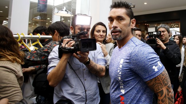 Marcelo Ríos arribó a Chile para cumplir con su deber cívico: 