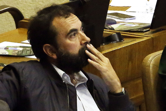 Diputado comunista: Es vergonzoso que pobres voten por la derecha facha