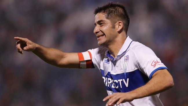 Cristián Alvarez renovó su contrato con Universidad Católica