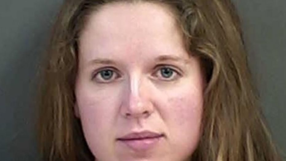 Profesora fue pillada por su esposo teniendo sexo con un alumno