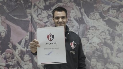   Cristopher Toselli firmó su contrato con Atlas FC 