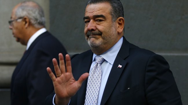 Andrónico Luksic regalará 600 libros de Pancho Saavedra