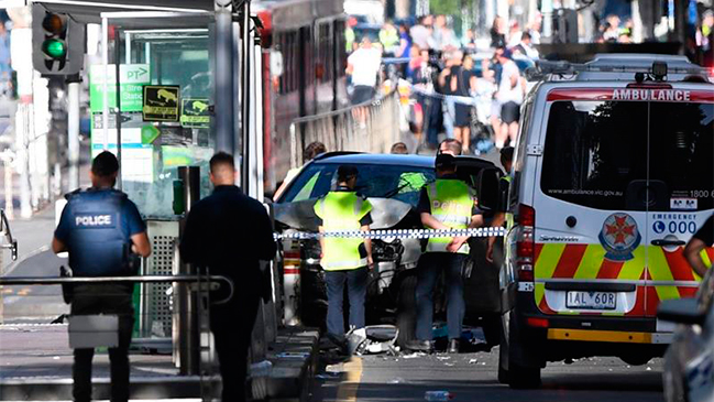 Policía: No hay evidencia de acto terrorista en atropello masivo en Melbourne