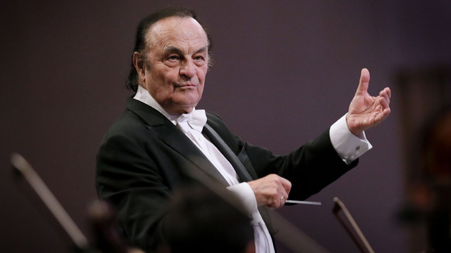 Reconocido director de la Filarmónica de Londres es acusado de abuso sexual