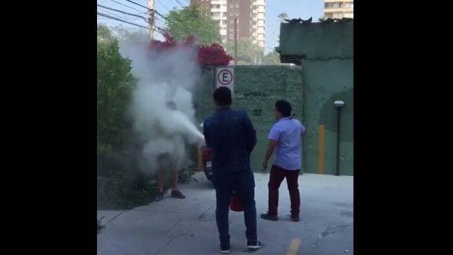 Vecinos de edificio detuvieron a presunto ladrón usando un extintor
