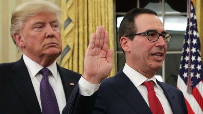 Envían paquete con excremento de caballo a casa del secretario del Tesoro de EEUU