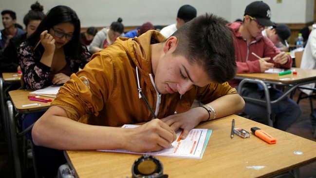 Estos son los colegios y liceos que más puntajes nacionales obtuvieron