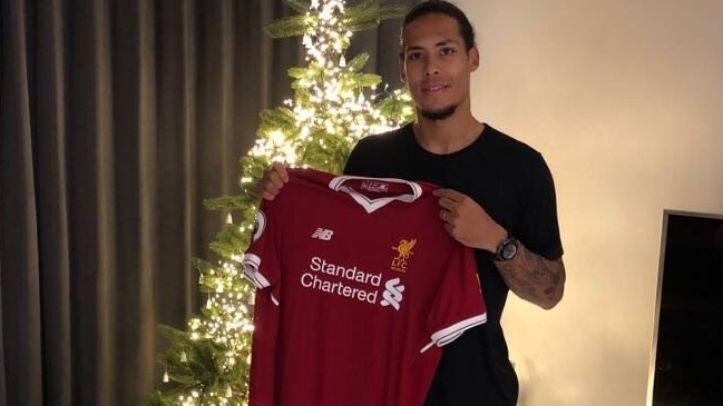 Liverpool confirmó acuerdo para contratar al zaguero Virgil van Dijk
