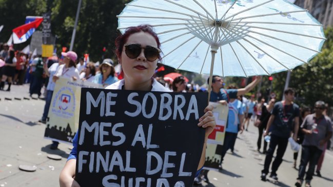 Mujeres perciben ingreso medio mensual 31,7% menor que hombres