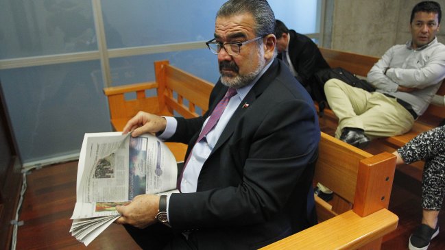 Luksic respondió a tuitero que lo intentó trolear por inversiones de las AFP