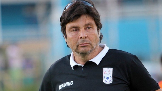 DT de Melipilla: Me hubiese gustado celebrar el ascenso besando el pasto como lo hizo Hoyos