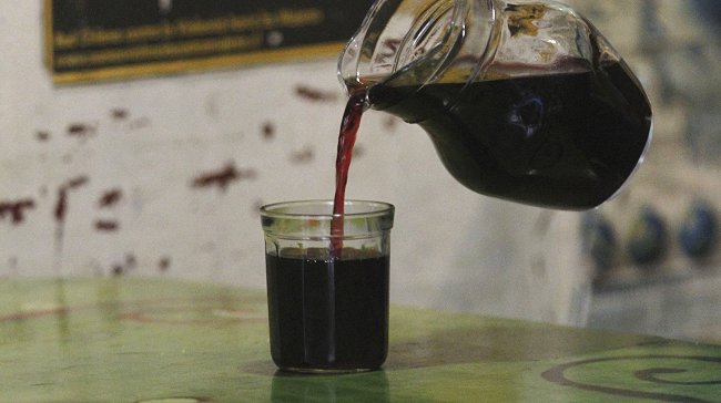 Hombre salió a comprar para seguir bebiendo y al volver a su casa se cayó y falleció