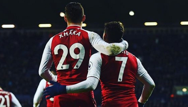 La emotiva celebración de los jugadores de Arsenal: Estamos todos juntos