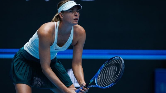 Sharapova reaccionó para avanzar en Shenzhen