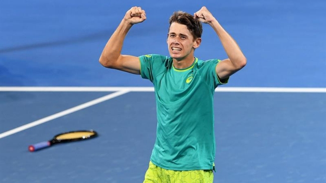 Australiano Alex de Minaur eliminó a Milos Raonic en Brisbane