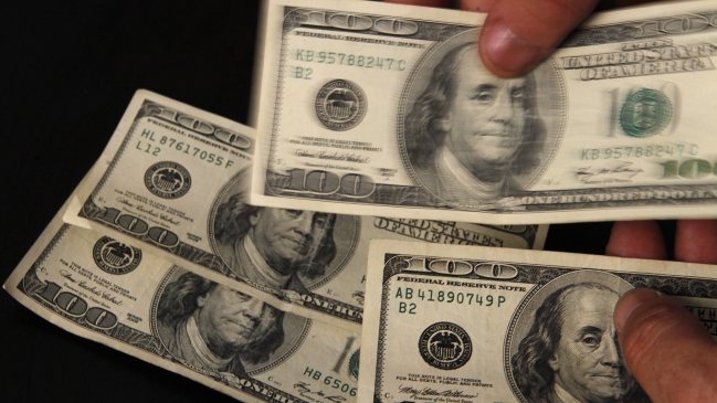 Preocupación del Gobierno y empresarios por volatilidad del precio del dólar