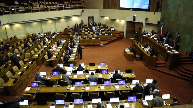 Jefa de bancada radical causa rechazo tras propuesta de negociar con Chile Vamos