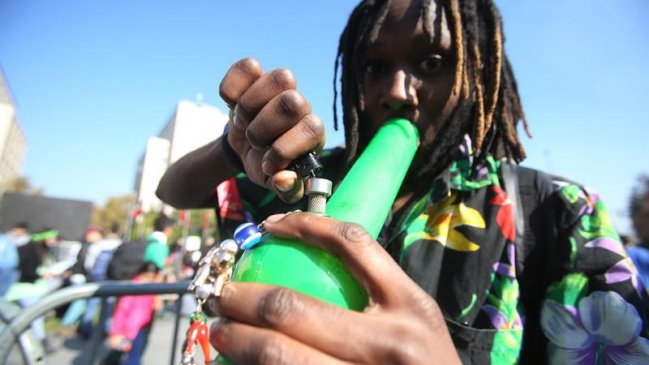 Uruguay sancionará a hoteles que promuevan el turismo cannábico