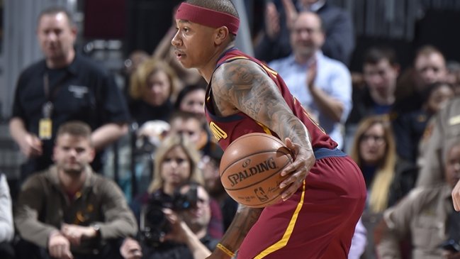 Isaiah Thomas tuvo su esperado debut con los Cavaliers en triunfo ante Portland