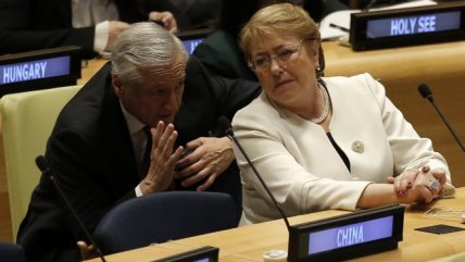  Siguen las críticas al viaje de Bachelet a Cuba  