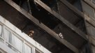 Bomberos cuestiona construcción de edificio afectado por incendio en Santiago
