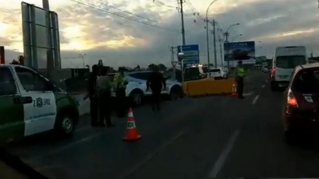 Alta congestión vehicular por accidente en Aeropuerto de Santiago