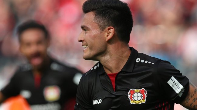 Charles Aránguiz volvió a las canchas junto a Leverkusen en empate ante equipo de tercera división