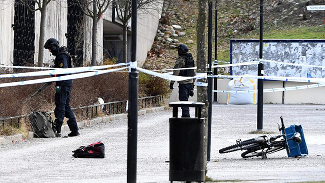 Un muerto y una herida dejó explosión cerca de una estación de metro en Suecia