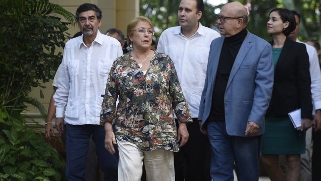  Presidenta Bachelet se reúne con Raúl Castro  