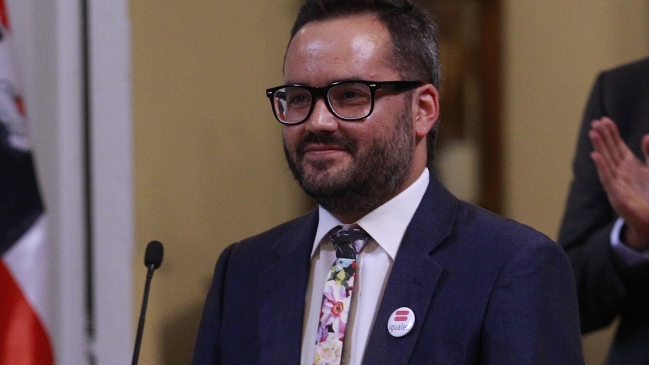 Iguales pidió a Piñera aclarar posición ante identidad de género y matrimonio igualitario