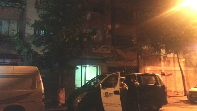 Mujer se precipitó desde edificio: Indagan posible caso de violencia intrafamiliar