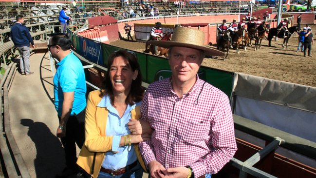 Abogada y esposa de José Antonio Kast hizo que Arjona fuera trending topic