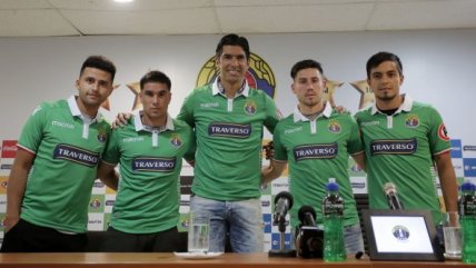 Sebastián Abreu encabezó la presentación de refuerzos en Audax Italiano