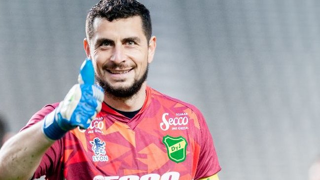 Gabriel Arias, arquero pretendido por la UC, fichó en Unión La Calera