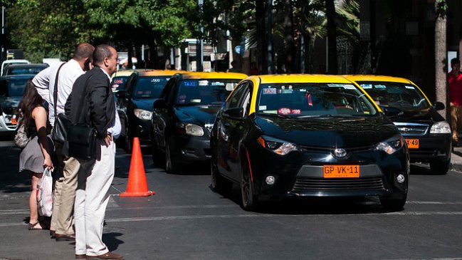Seremi de Transportes mantiene tarifas de taxis básicos para primer semestre de 2018