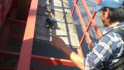 Hombre se lanzó desde un puente para salvar a una niña