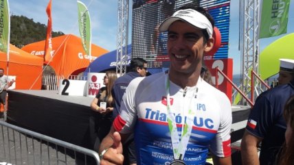   La premiación de la competencia masculina del Ironman de Pucón con Felipe Barraza en el podio 