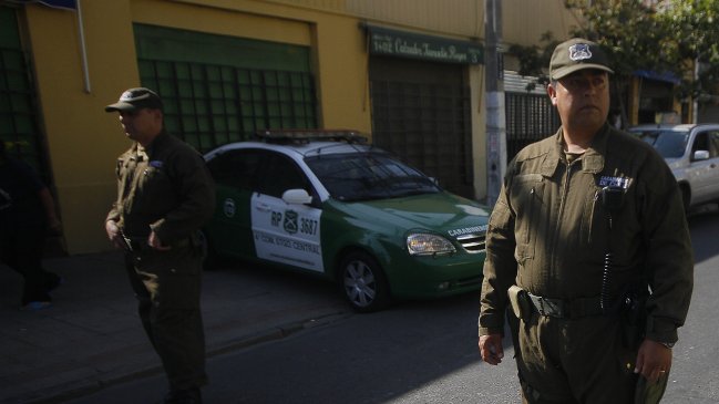 Detienen a hermanos que amenazaron a sus padres con armas blancas en Recoleta