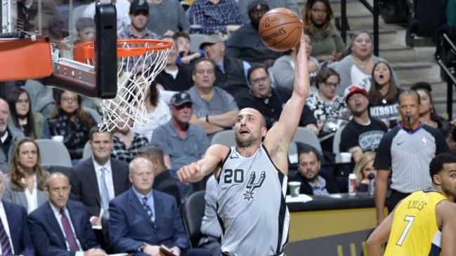 Emanuel Ginóbili generó preocupación en los Spurs tras abandonar duelo contra Atlanta Hawks